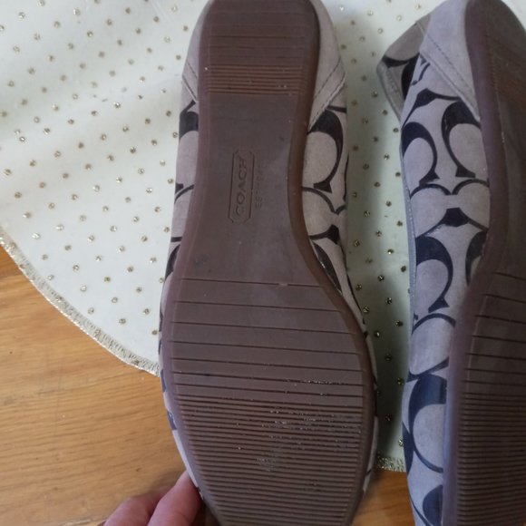 Coach brown ballet flats/dark brown C's - Picture 6 of 15